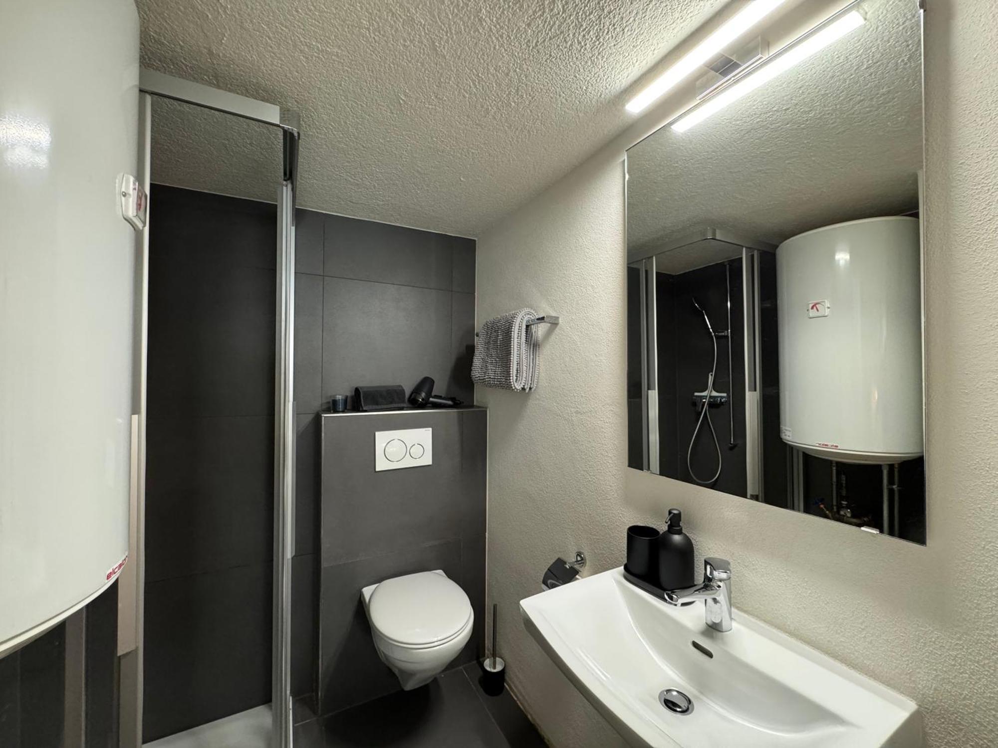 Appartement Au Rez-De-Chaussee En Vieille Ville De Porrentruy Exteriör bild